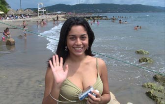 A beautiful single Barranquilla woman by the sea